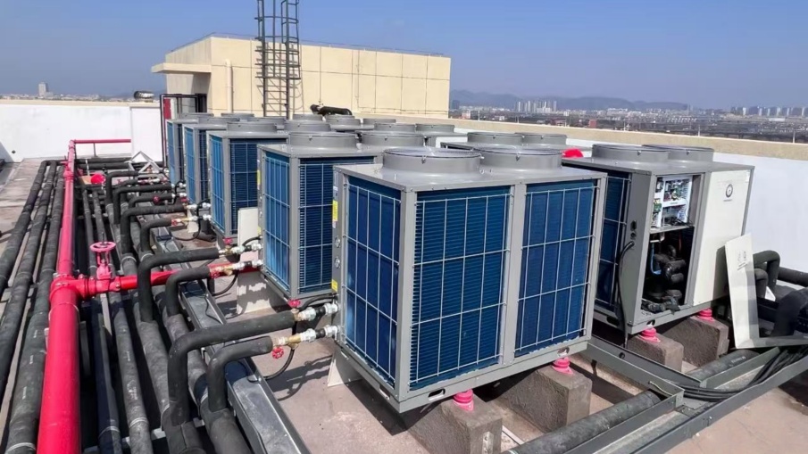 Self-built factory buildings are equipped with dual-source heat pump systems, establishing a new model for low-carbon energy supply in the park